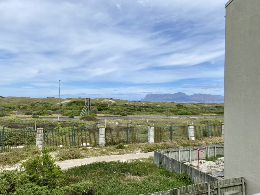 To Let 3 Bedroom Property for Rent in Capricorn Western Cape